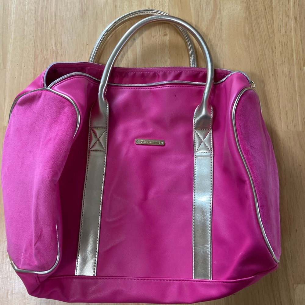 Juicy couture pink handbag used very lightly but broken zipper